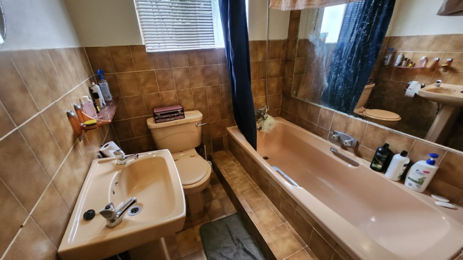 3 Bedroom Property for Sale in Valhalla Gauteng