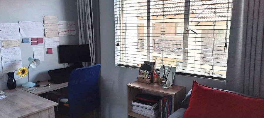 2 Bedroom Property for Sale in Noordhang Gauteng