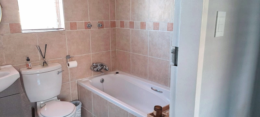 2 Bedroom Property for Sale in Noordhang Gauteng