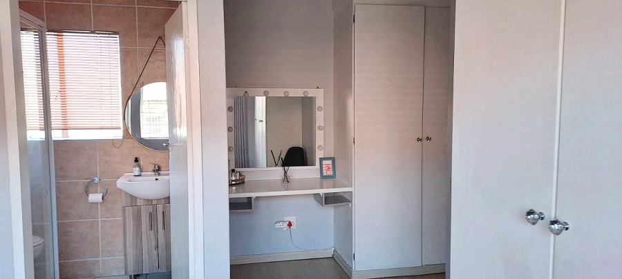 2 Bedroom Property for Sale in Noordhang Gauteng