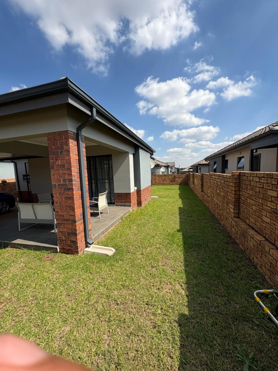 2 Bedroom Property for Sale in Lion Pride Gauteng