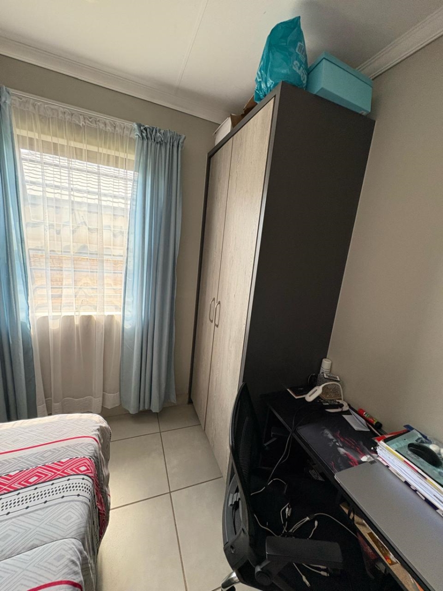 2 Bedroom Property for Sale in Lion Pride Gauteng