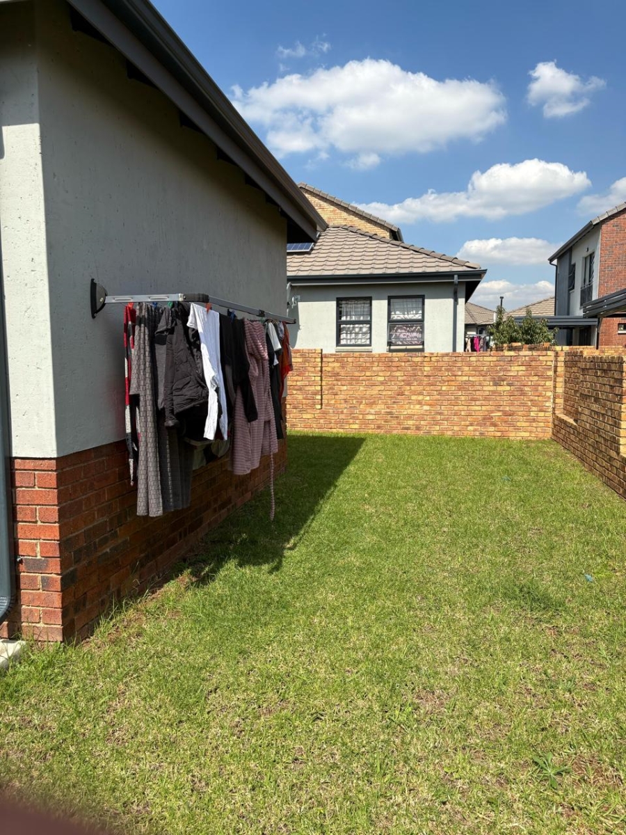 2 Bedroom Property for Sale in Lion Pride Gauteng