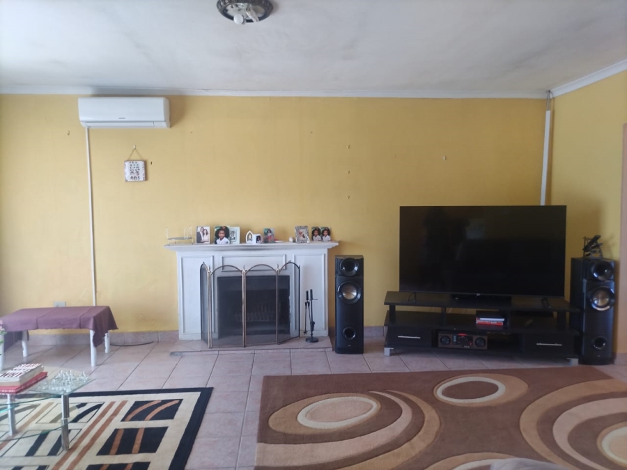 4 Bedroom Property for Sale in Rembrandt Park Gauteng