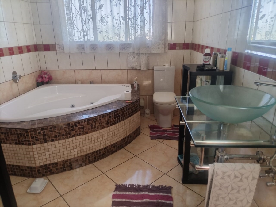 4 Bedroom Property for Sale in Rembrandt Park Gauteng