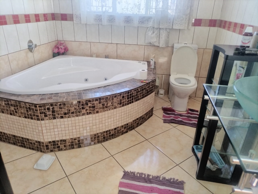 4 Bedroom Property for Sale in Rembrandt Park Gauteng