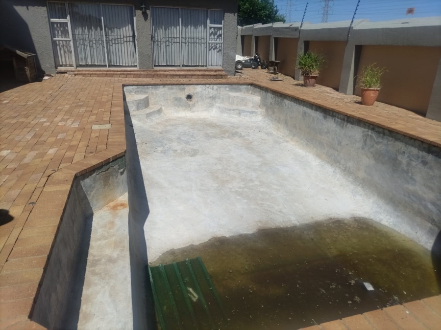 4 Bedroom Property for Sale in Rembrandt Park Gauteng