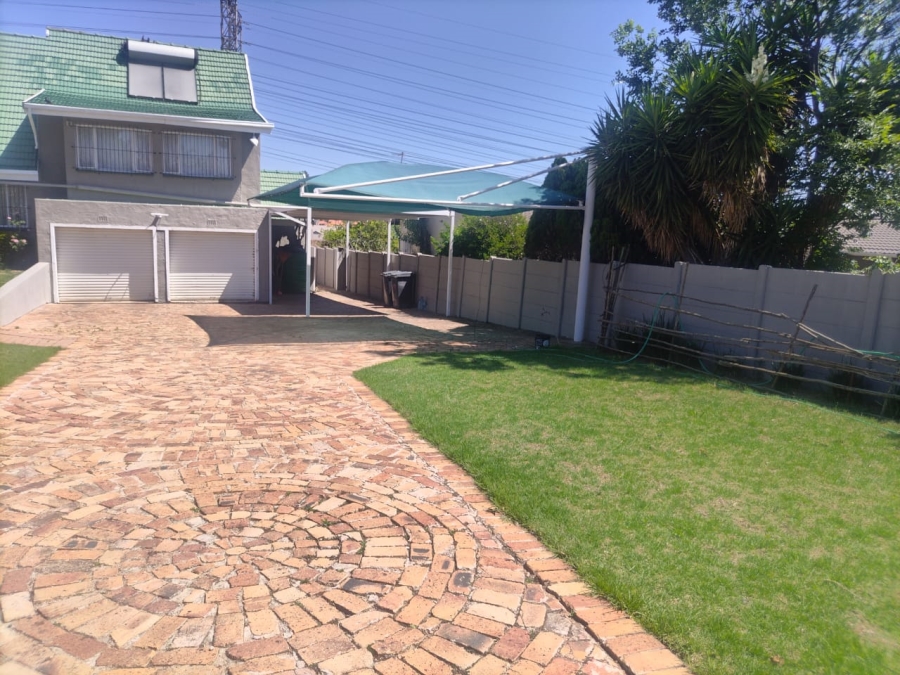 4 Bedroom Property for Sale in Rembrandt Park Gauteng