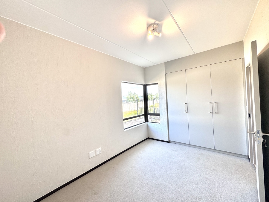 2 Bedroom Property for Sale in Broadacres Gauteng