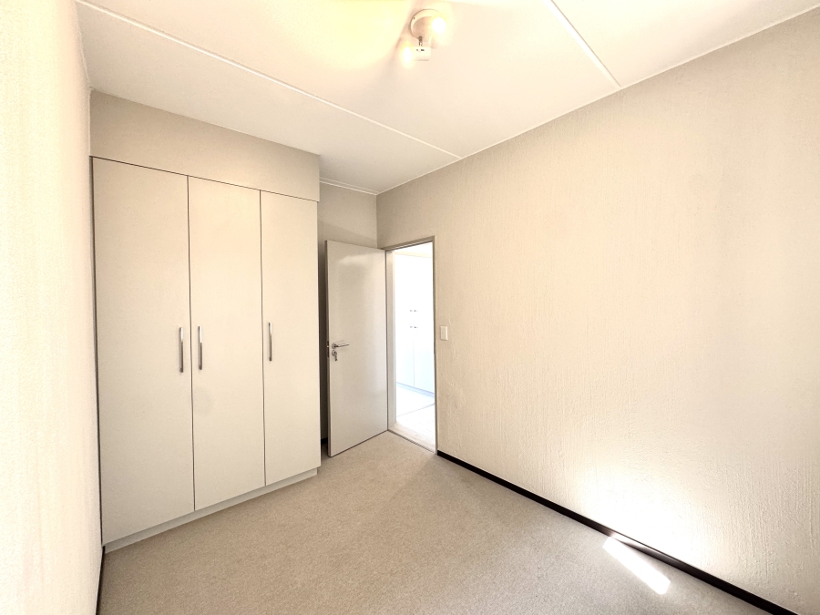 2 Bedroom Property for Sale in Broadacres Gauteng