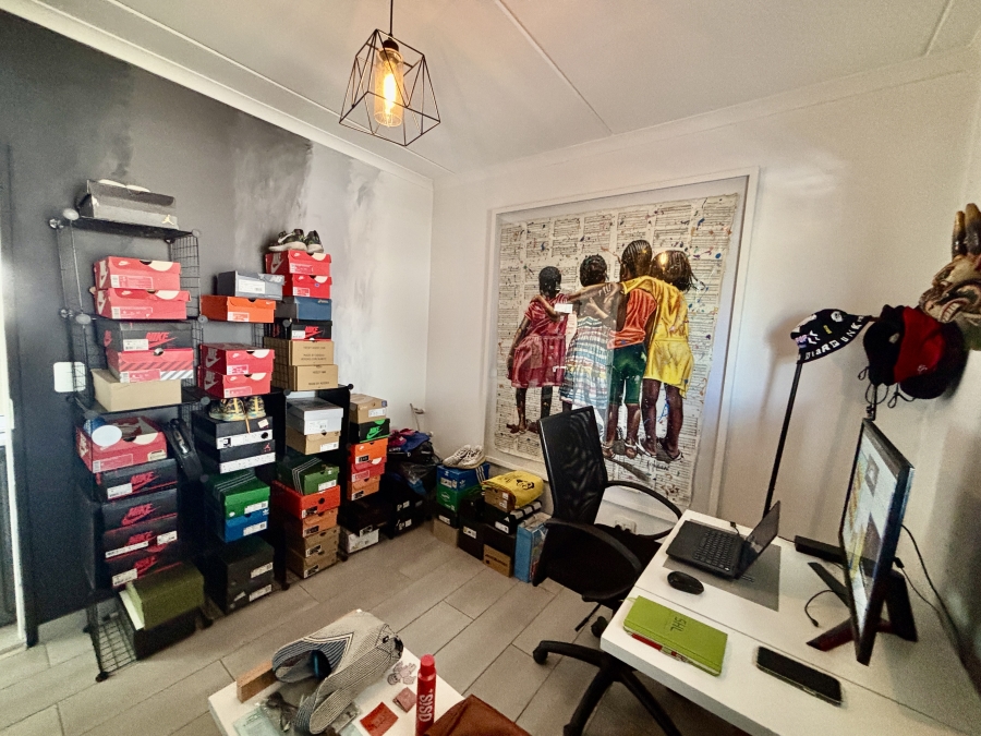 3 Bedroom Property for Sale in Barbeque Downs Gauteng