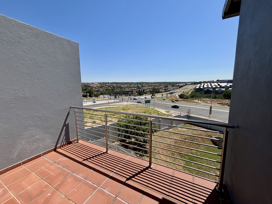 3 Bedroom Property for Sale in Barbeque Downs Gauteng