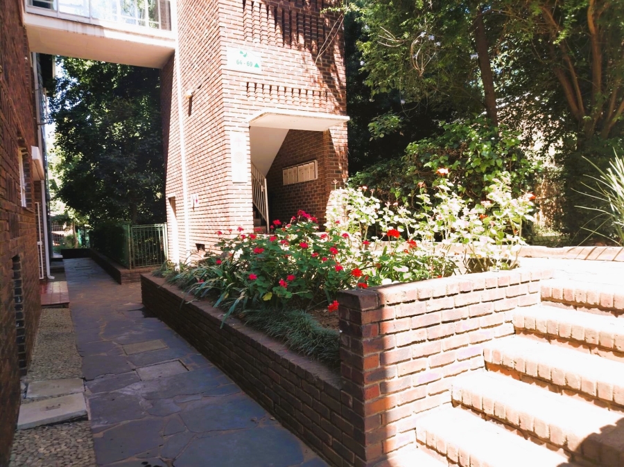 To Let 1 Bedroom Property for Rent in Sandown Gauteng