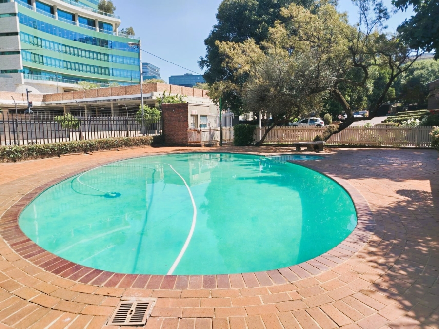 To Let 1 Bedroom Property for Rent in Sandown Gauteng
