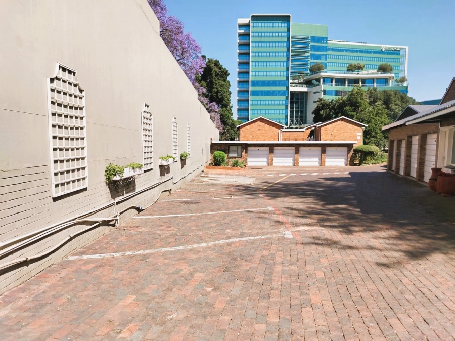 To Let 1 Bedroom Property for Rent in Sandown Gauteng