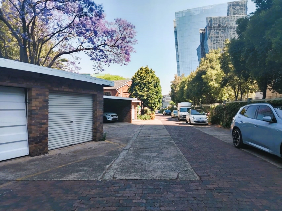 To Let 1 Bedroom Property for Rent in Sandown Gauteng