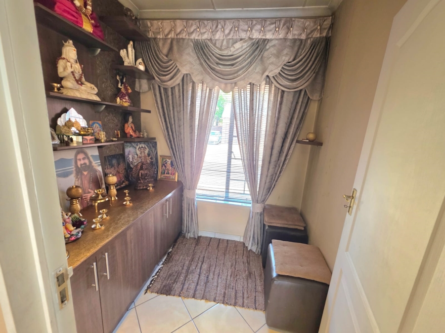 2 Bedroom Property for Sale in Monavoni Gauteng