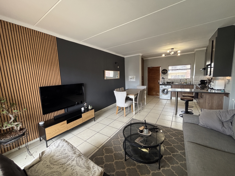 2 Bedroom Property for Sale in Barbeque Downs Gauteng