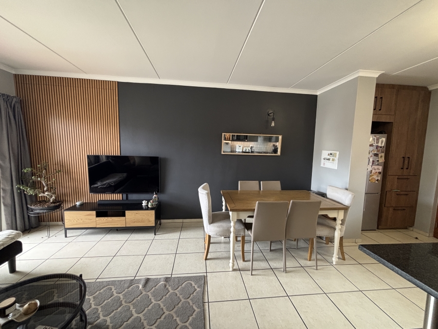 2 Bedroom Property for Sale in Barbeque Downs Gauteng