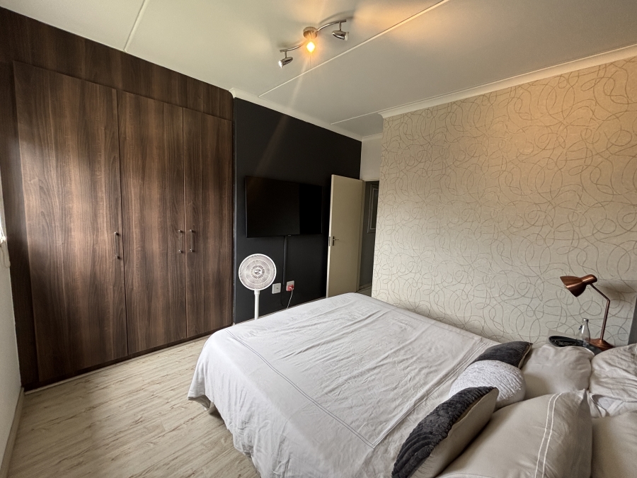 2 Bedroom Property for Sale in Barbeque Downs Gauteng