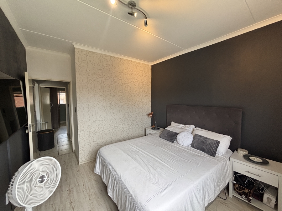 2 Bedroom Property for Sale in Barbeque Downs Gauteng