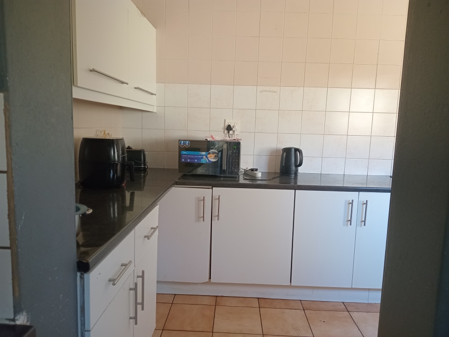 3 Bedroom Property for Sale in Corlett Gardens Gauteng