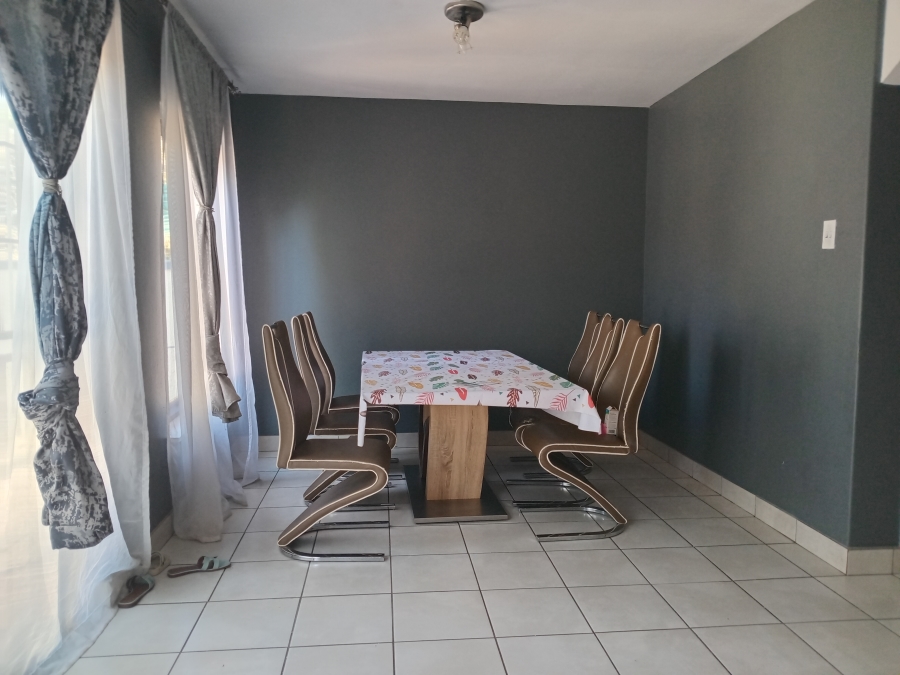 3 Bedroom Property for Sale in Corlett Gardens Gauteng