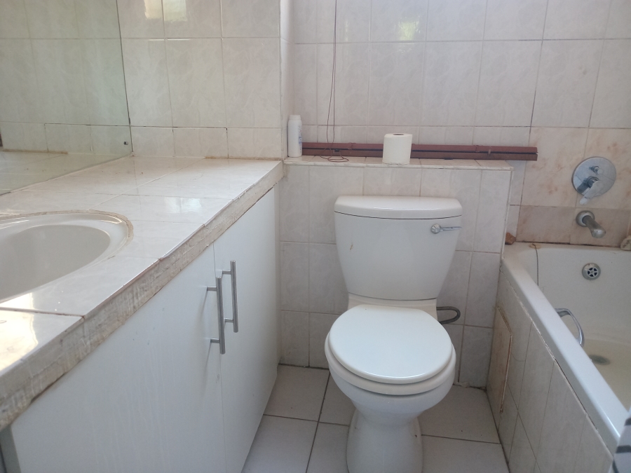 3 Bedroom Property for Sale in Corlett Gardens Gauteng