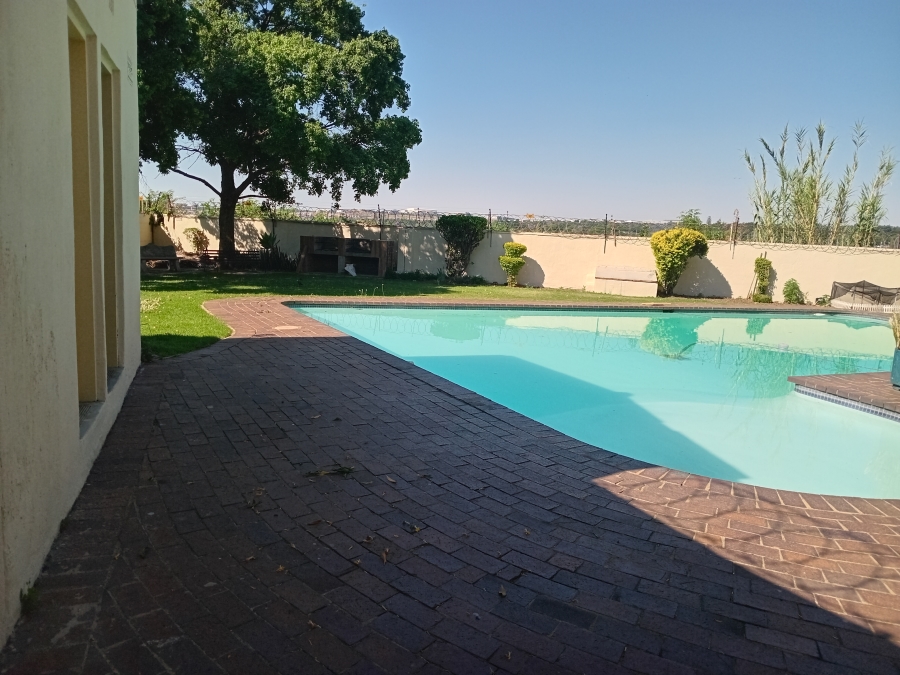 3 Bedroom Property for Sale in Corlett Gardens Gauteng