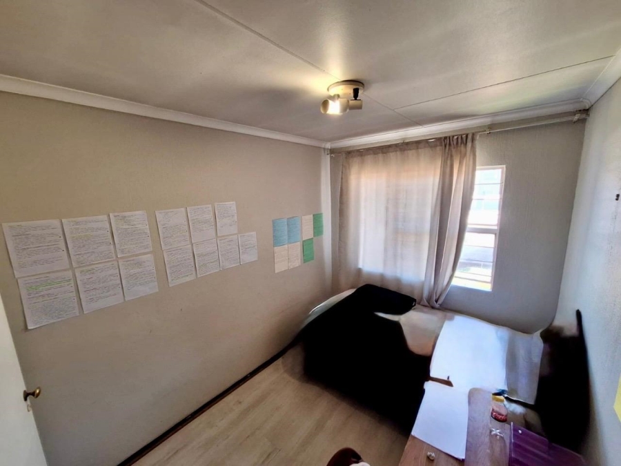 3 Bedroom Property for Sale in Die Hoewes Gauteng