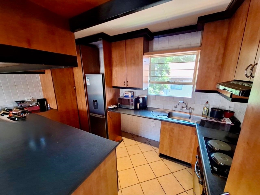 3 Bedroom Property for Sale in Die Hoewes Gauteng