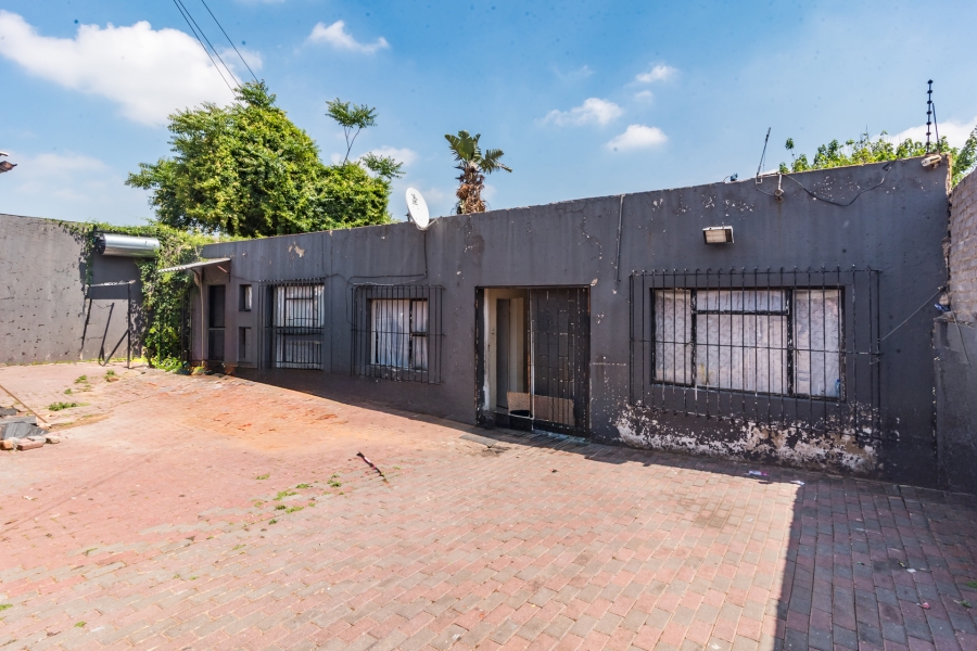 10 Bedroom Property for Sale in Highlands North Gauteng