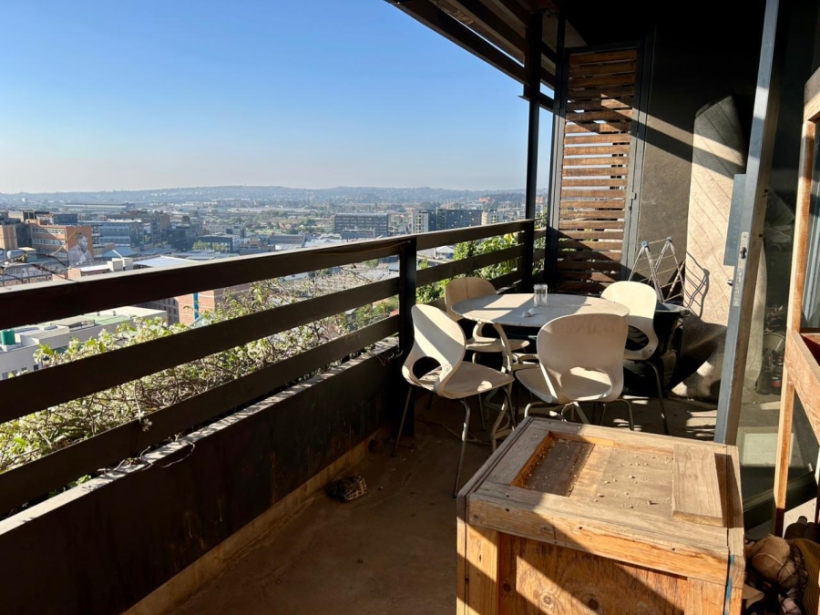 To Let 2 Bedroom Property for Rent in Doornfontein Gauteng