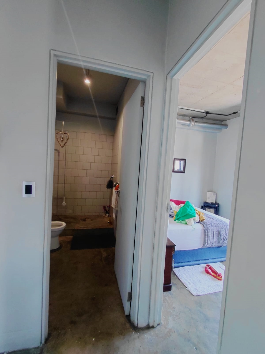 1 Bedroom Property for Sale in Doornfontein Gauteng