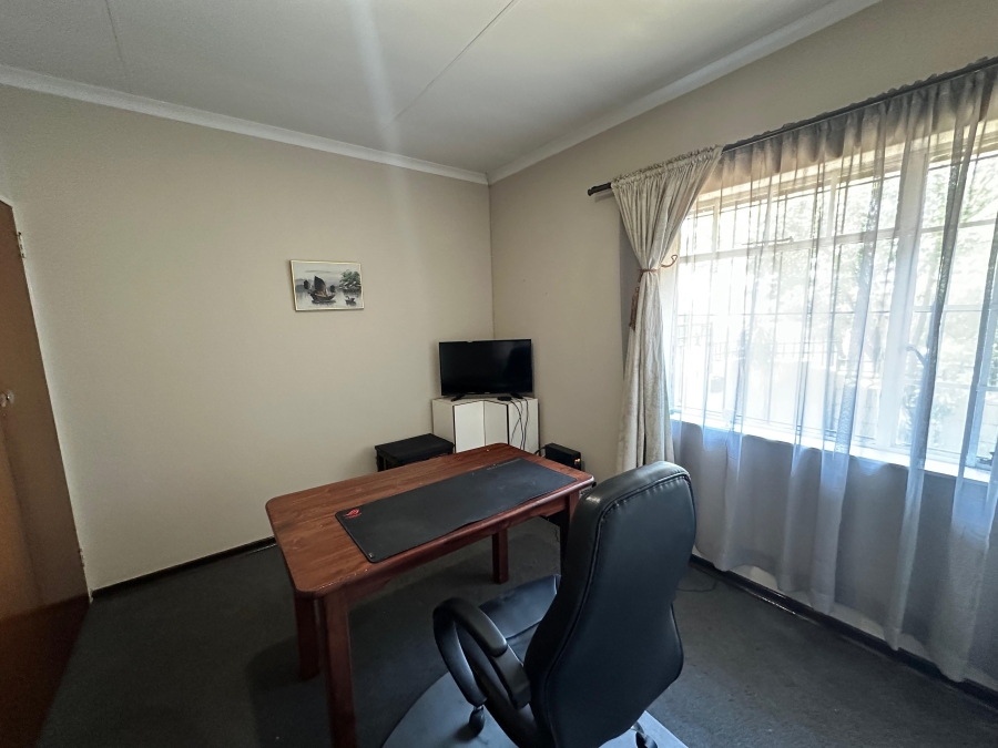 4 Bedroom Property for Sale in Marais Steyn Park Gauteng