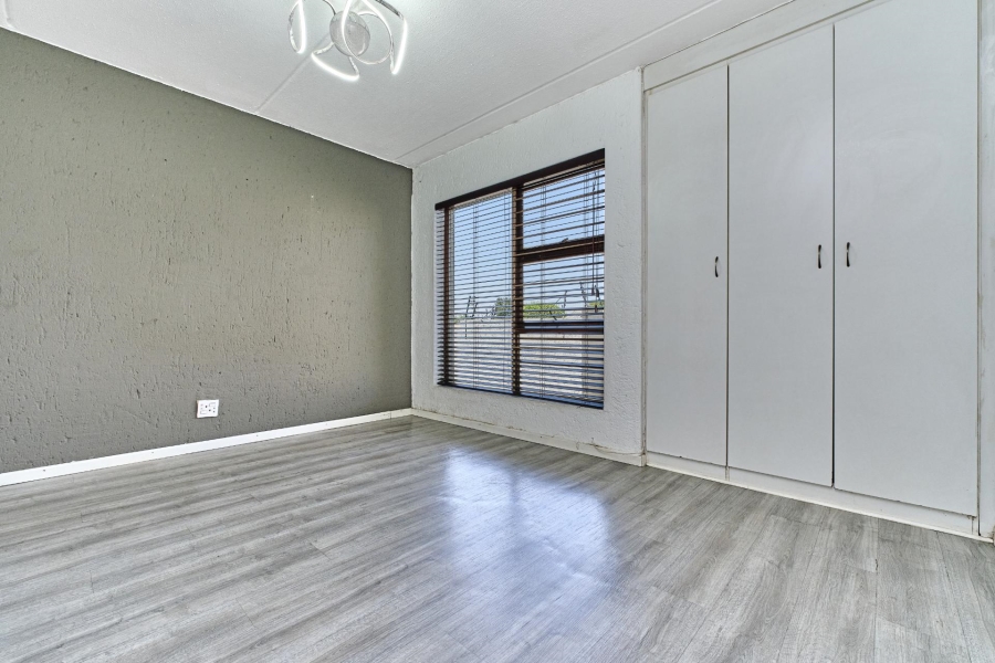 2 Bedroom Property for Sale in Paulshof Gauteng