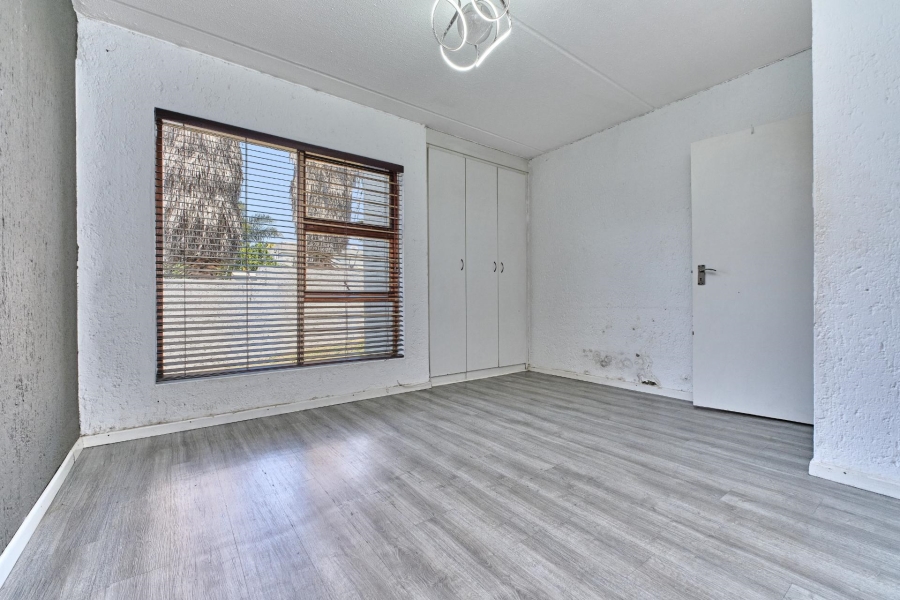 2 Bedroom Property for Sale in Paulshof Gauteng