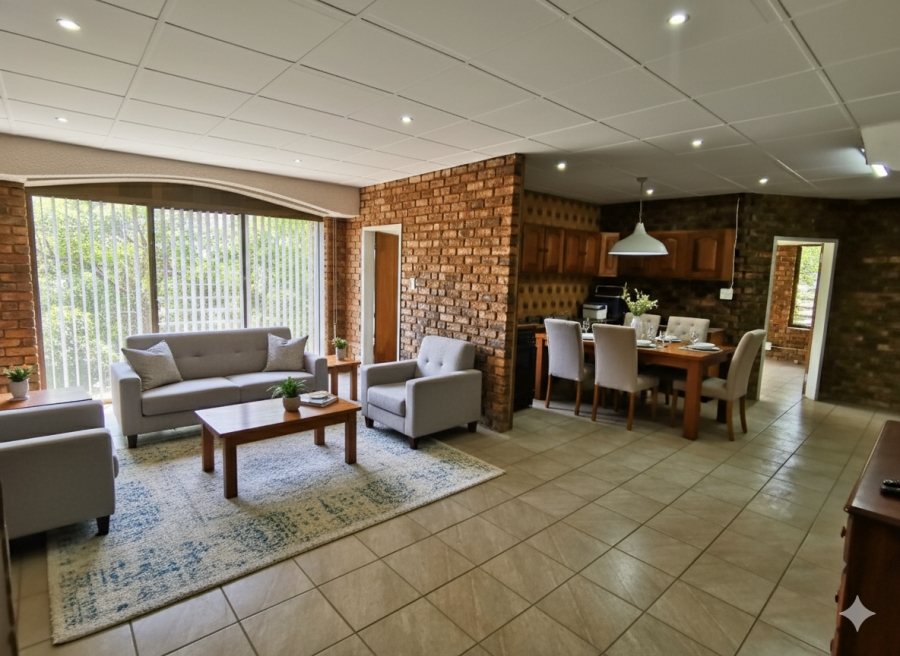 5 Bedroom Property for Sale in Meyerspark Gauteng
