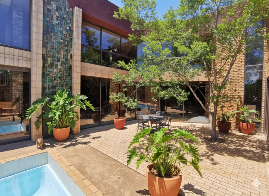 5 Bedroom Property for Sale in Meyerspark Gauteng