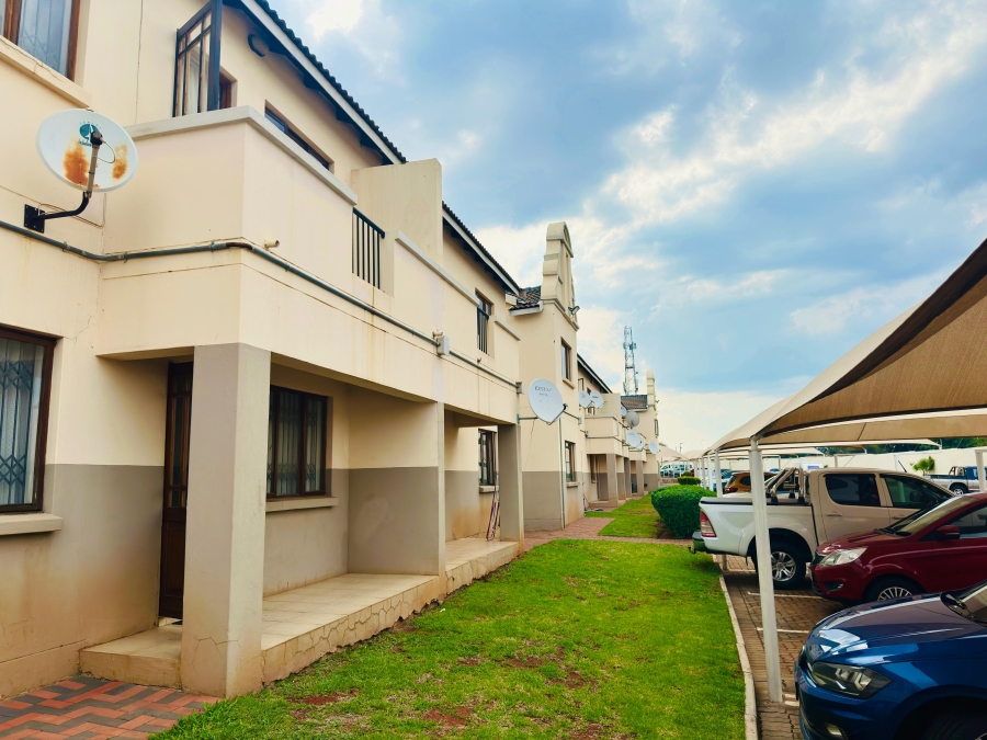 2 Bedroom Property for Sale in Hesteapark Gauteng
