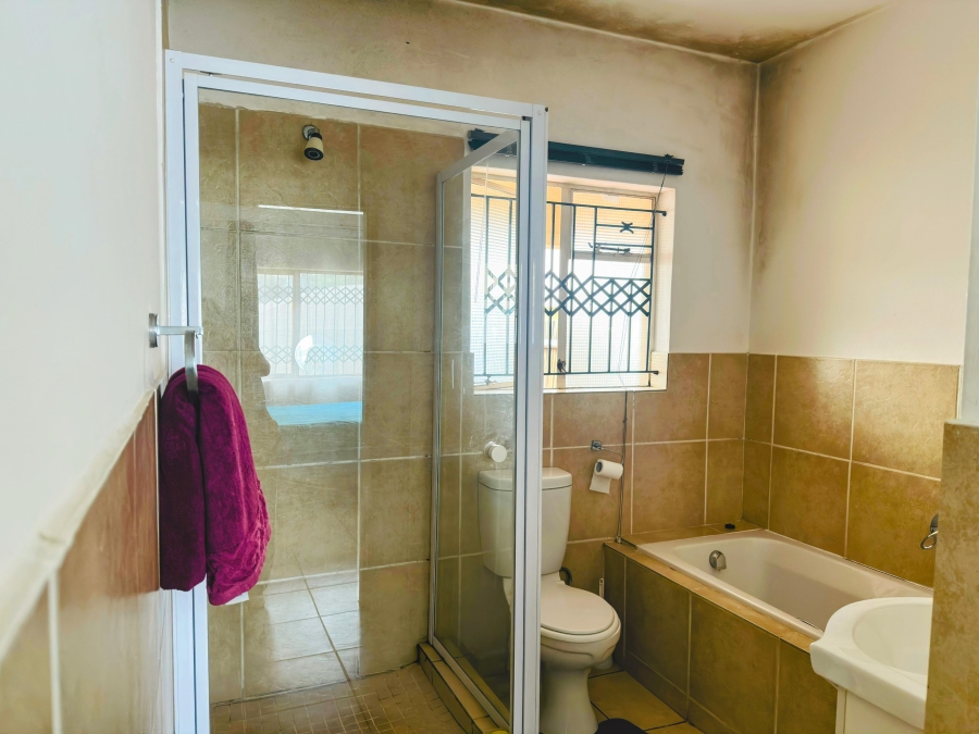 2 Bedroom Property for Sale in Hesteapark Gauteng