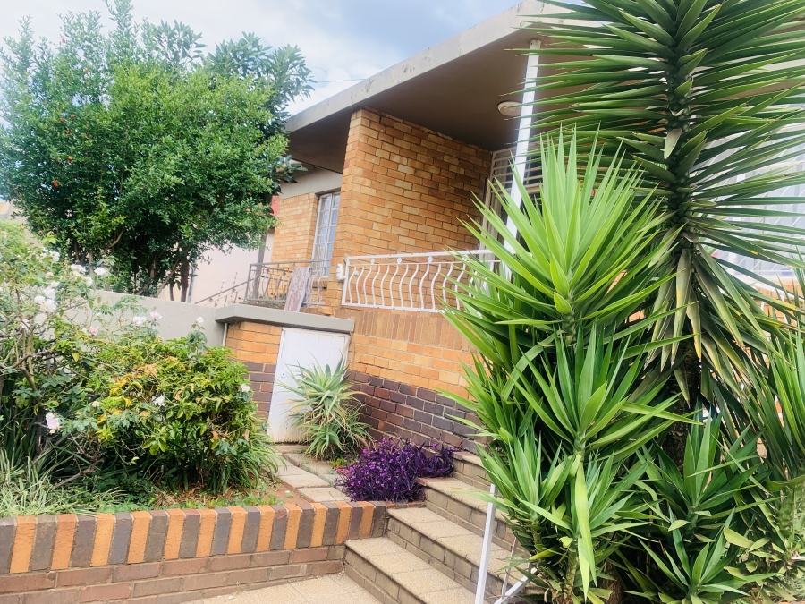 4 Bedroom Property for Sale in Bezuidenhout Valley Gauteng