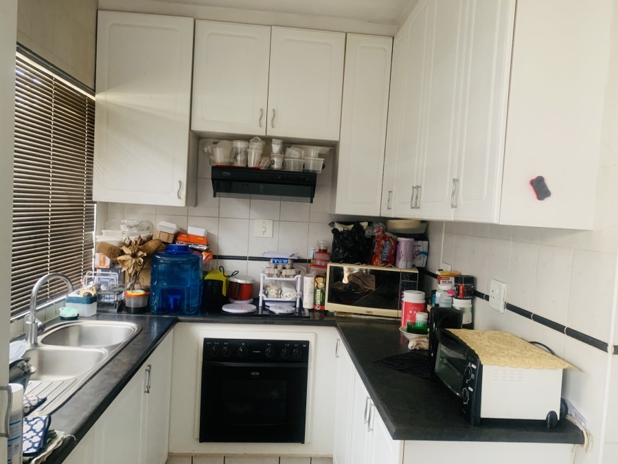 4 Bedroom Property for Sale in Bezuidenhout Valley Gauteng