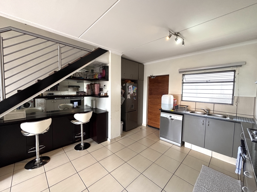 3 Bedroom Property for Sale in Barbeque Downs Gauteng