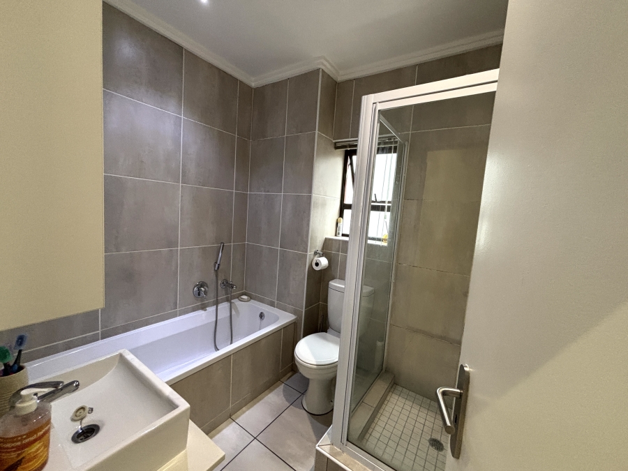 2 Bedroom Property for Sale in Barbeque Downs Gauteng