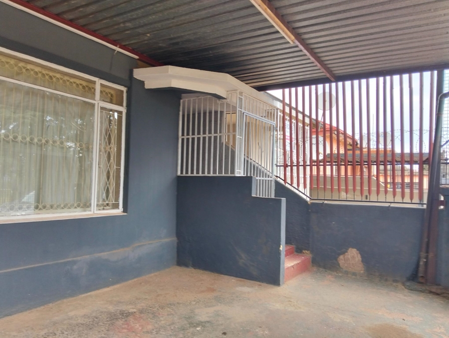 2 Bedroom Property for Sale in La Rochelle Gauteng