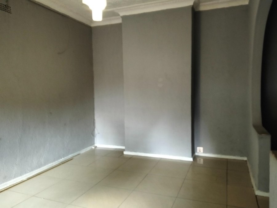 2 Bedroom Property for Sale in La Rochelle Gauteng