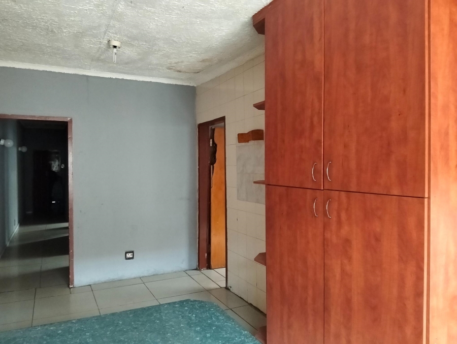 2 Bedroom Property for Sale in La Rochelle Gauteng