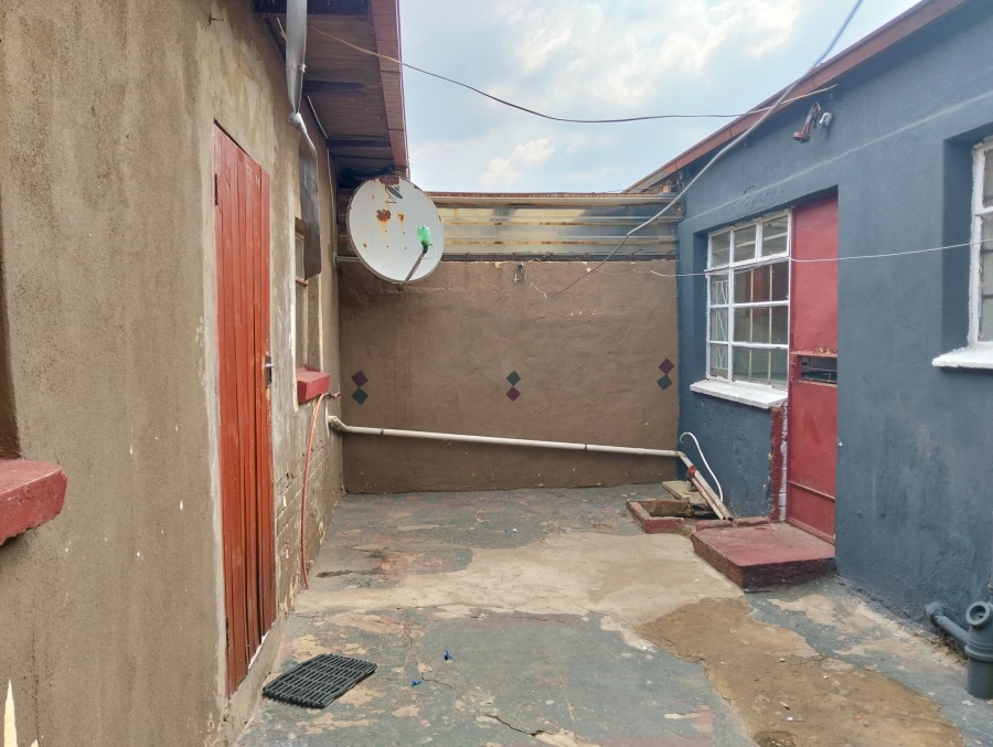 2 Bedroom Property for Sale in La Rochelle Gauteng