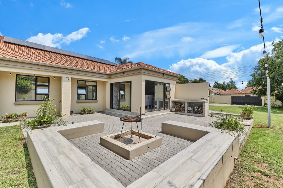 4 Bedroom Property for Sale in Barbeque Downs Gauteng